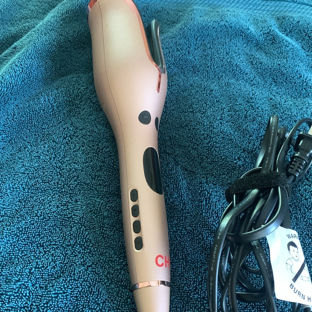 CHI Rose Gold Automatic Hair Curler - Picture 3 of 3
